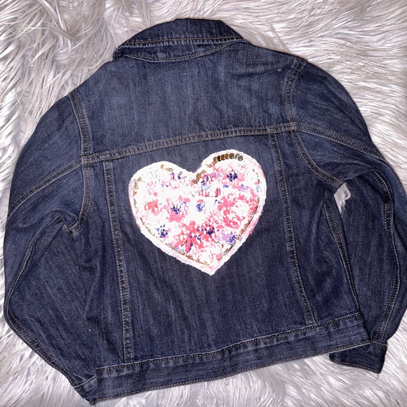 The Childrens Place Embellished Denim Jean Jacket Sequin Heart Patches S(5-6) - Picture 2 of 7
